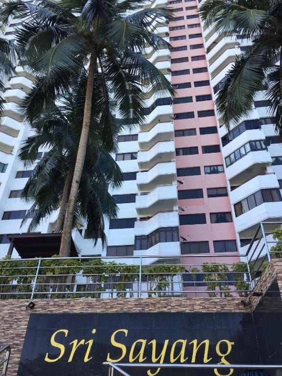 Batu Feringgi Sri Sayang Apartment Exterior photo